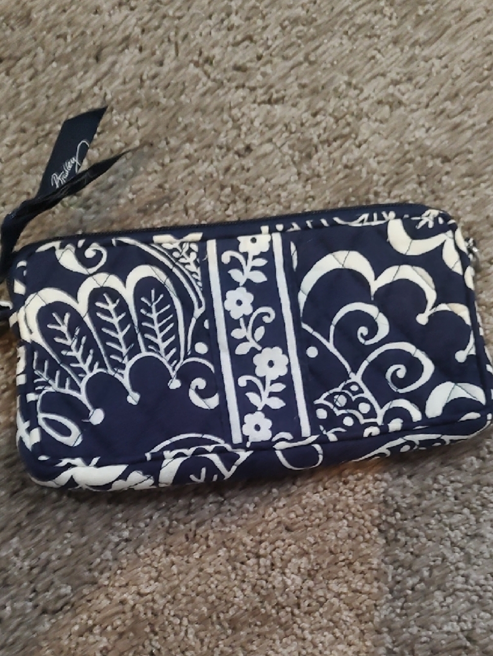 Vera Bradley Navy and White Floral Quilted Wristlet with Strap - Picture 4 of 4